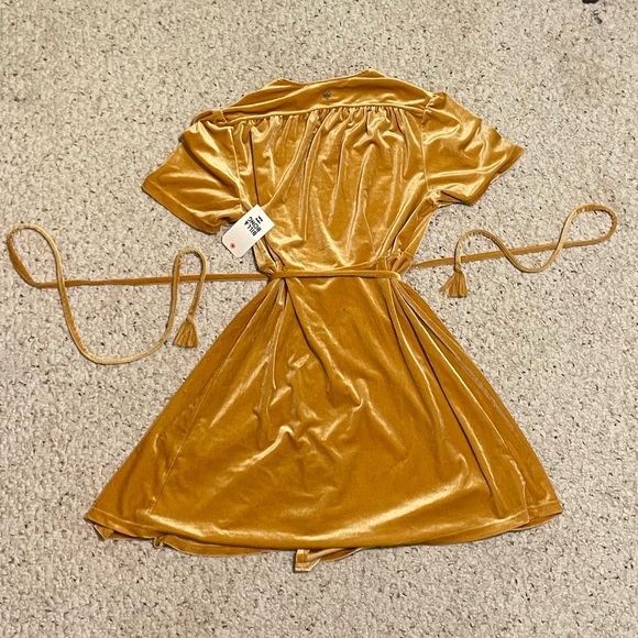 Billabong Wrap-Around Dress - Picture 2 of 3